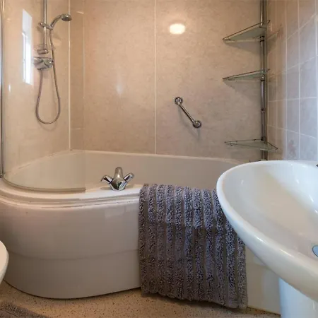 2 Bed In Harrogate Oc-hh072 Holiday home